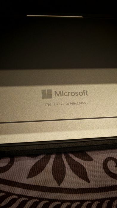 Surface Pro 5 i5 8Gb Ram 256GB + teclado+ carregador + e-pen + dock  s