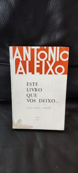 Vários livros antigos em bom estado
