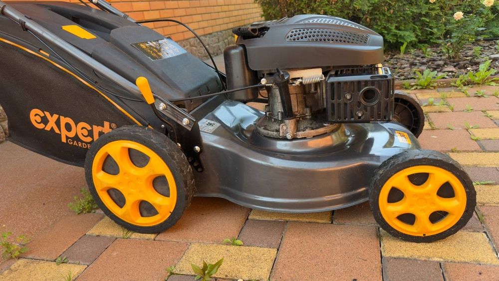 Бензинова газонокосарка Expert Garden DY180-135SB-05