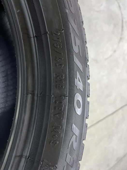 275/40/19+245/45/19 R19 Pirelli Sottozero 3 RSC 4шт нові зима