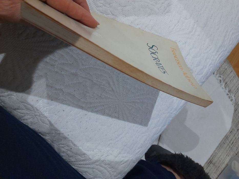 Sócrates, de Francesco Adorno, Edições  70