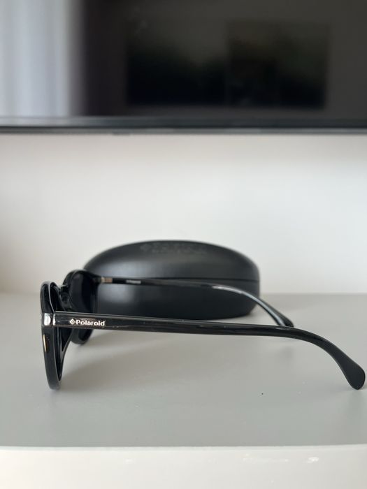 POLAROID okulary przeciwsłoneczne polaryzacja P8332 A czarne etui unisex