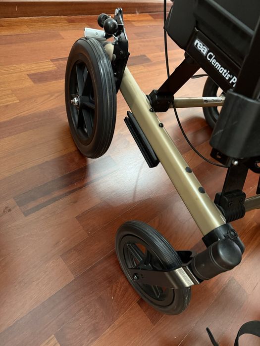 Cadeira de Rodas Invacare Rea Clematis Pro | Reclinável e Conforto Top