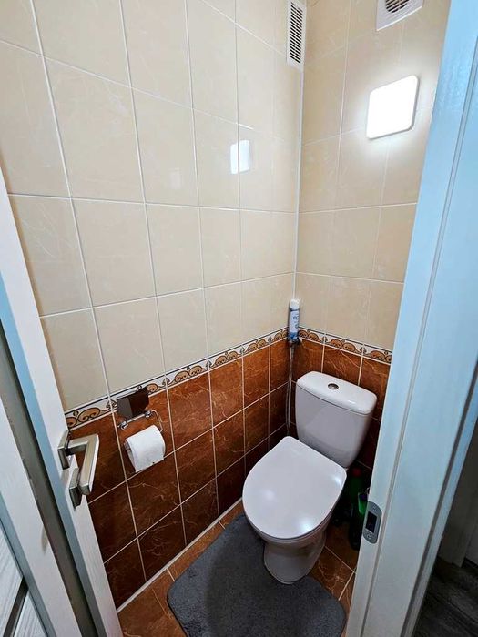 Продається житлова 3-кімнатна квартира на 2-поверсі біля парку...