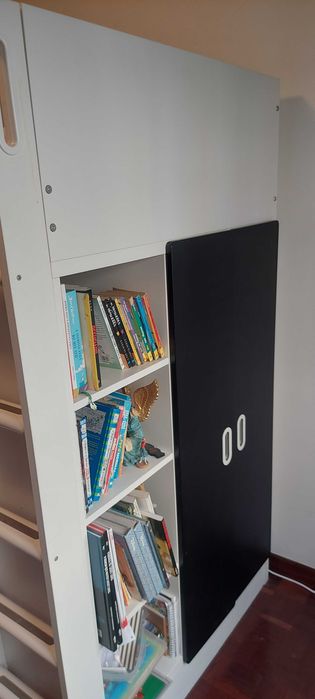 Quarto ikea smastad com secretaria, roupeiro e colchao