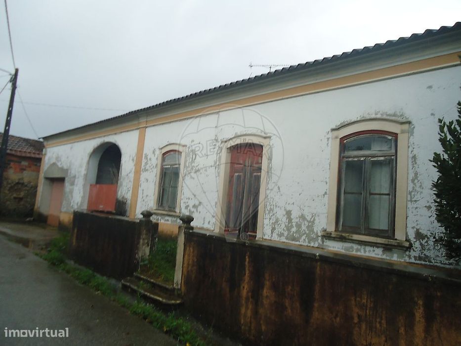 Moradia T4 para venda