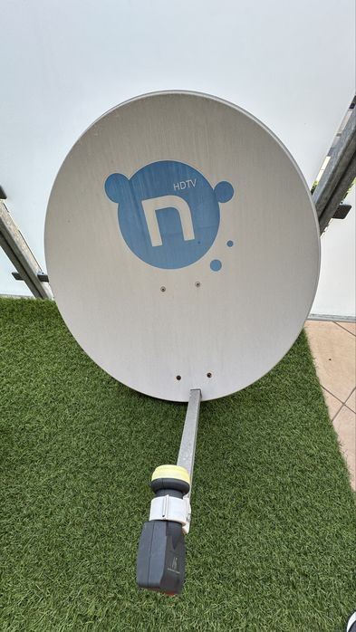 Antena satelitarna