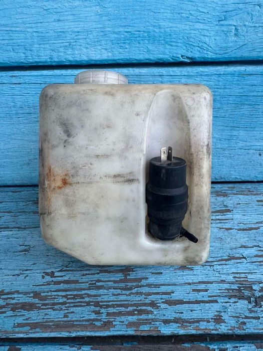 Продам бачёк омывателя