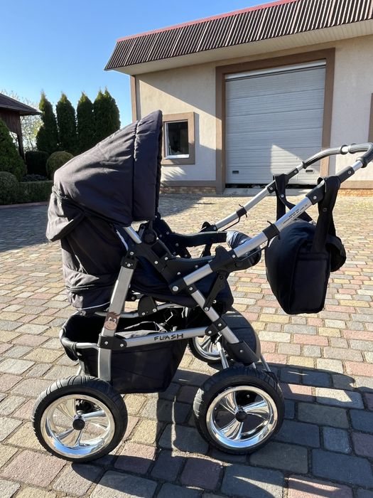 Чорна дитяча коляска Flash