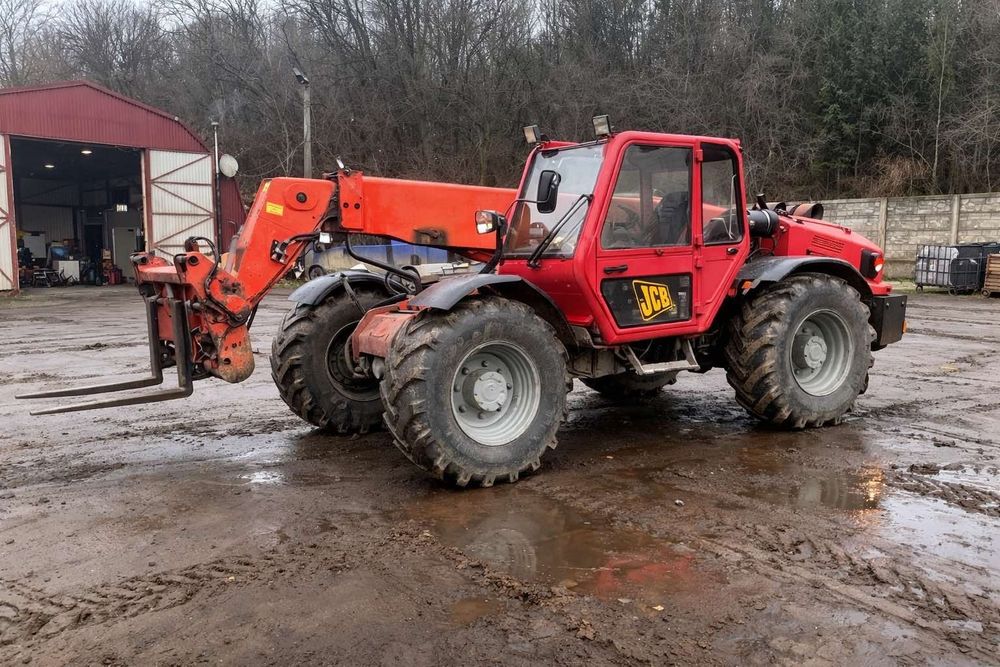 Маніпулятор Евакуатор JCB навантажувач