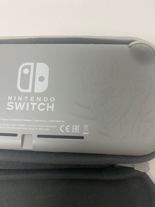 Nintendo Switch Light série especial Pokémon