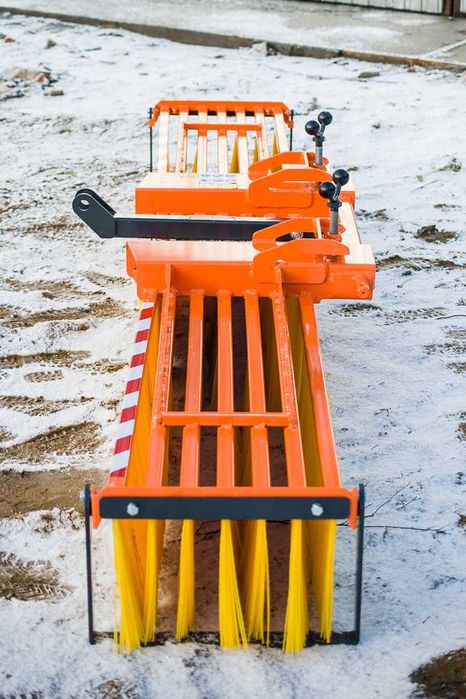 Szczotka, zamiatarka szer. pracy 200cm na lemiesz łyżki/TUZ/widły- 3w1