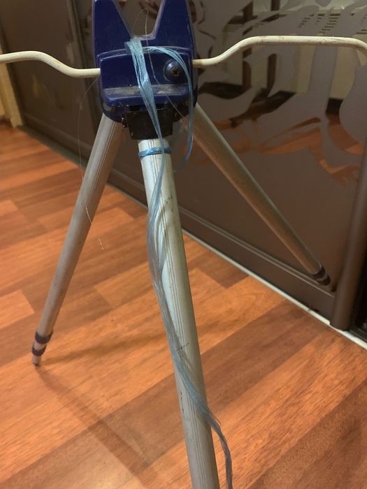 Фидерная тренога с гребенкой . Подставка под удочку.