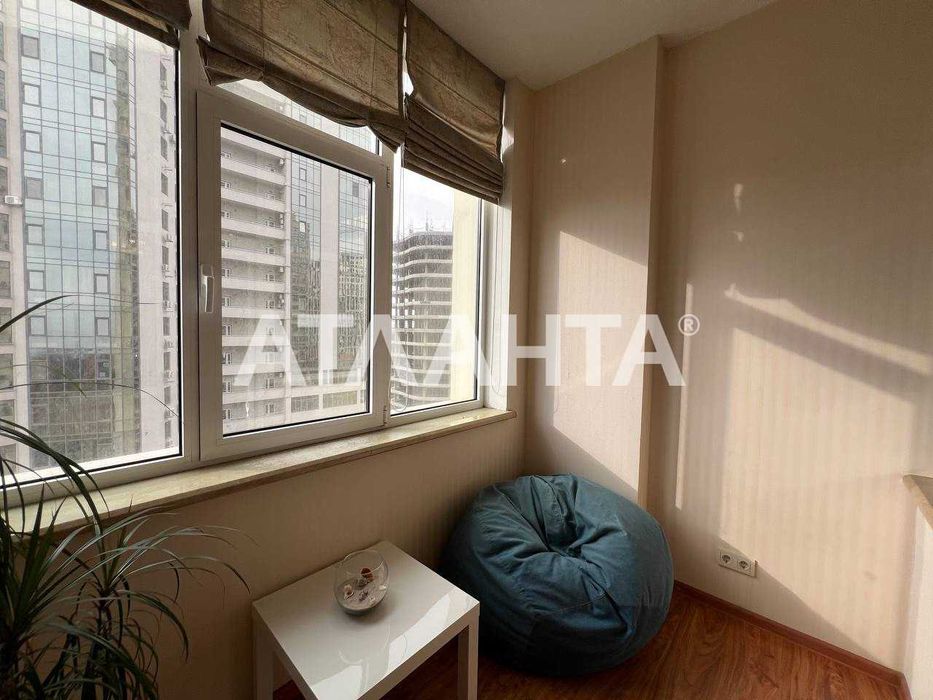 ЖК «1 Жемчужина»: квартира з меблями, технікою та паркінгом