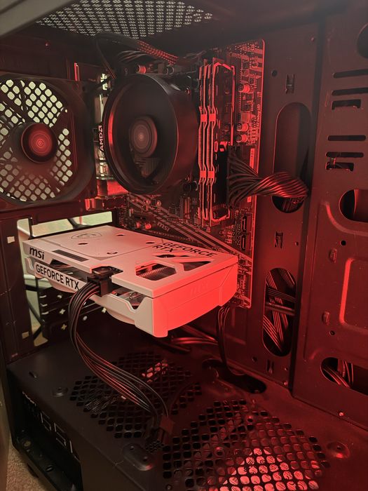 Ігровий ПК Ryzen 5 5500 / RTX 5060 8GB White / 16GB DDR4 / SSD+HDD