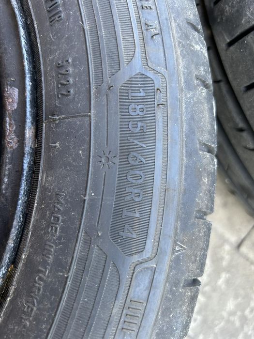 Продам Літні шини шкода фабія з дисками Goodyear 185/60 r14