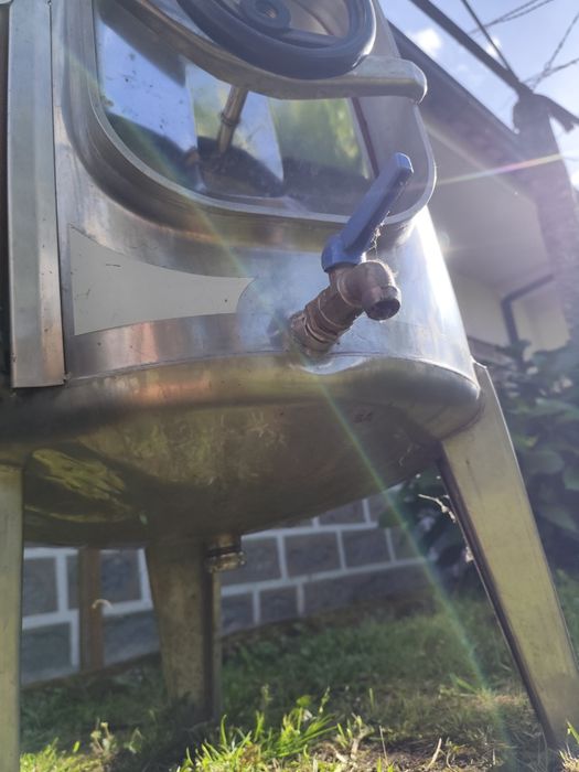 Cuba em inox com porta de 150L