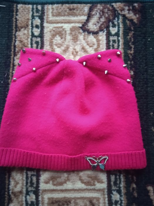 Кофта розова для дівчинки.Шапки.
