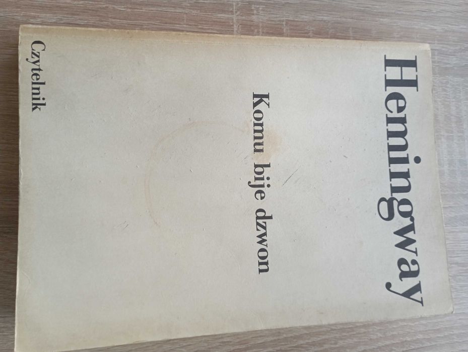 Hemingway - Komu bije dzwon