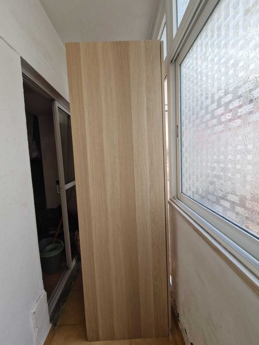 Armário PAX 75x58x201 cm – Excelente estado + 4 prateleiras + 2 portas