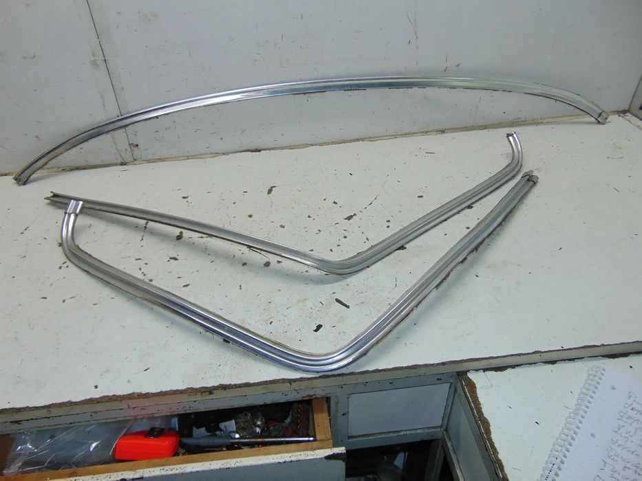 Mercedes W123 friso vidro oculo " usado em bom estado