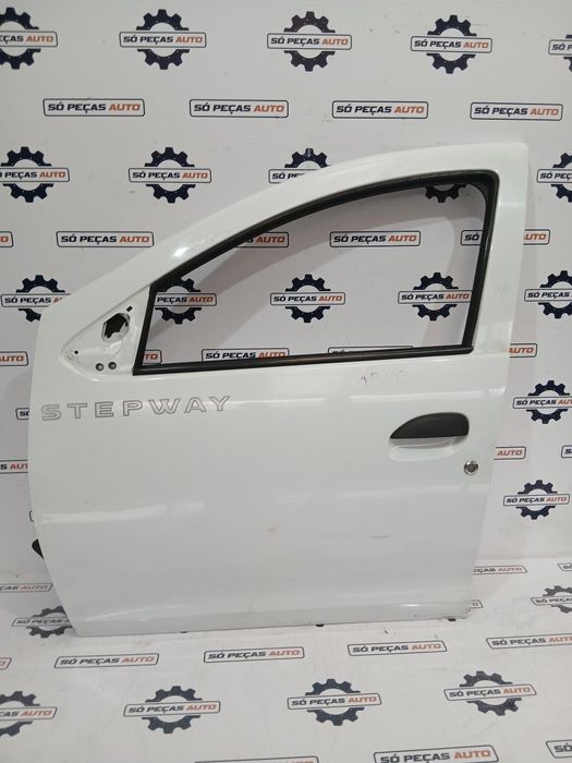 PORTA FRENTE ESQUERDA BRANCA DACIA SANDERO STEPWAY 0.9TCE ANO: 2013