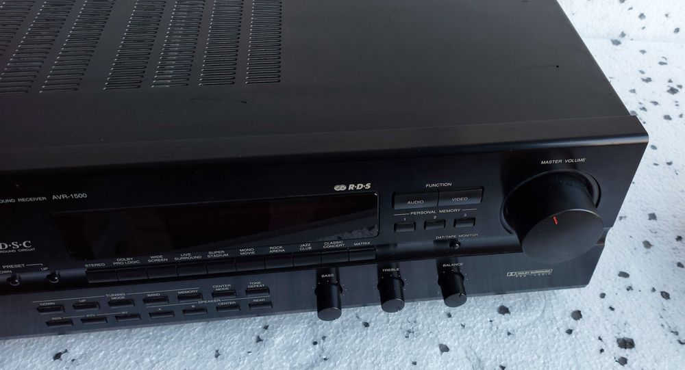 Denon AVR-1500 amplituner