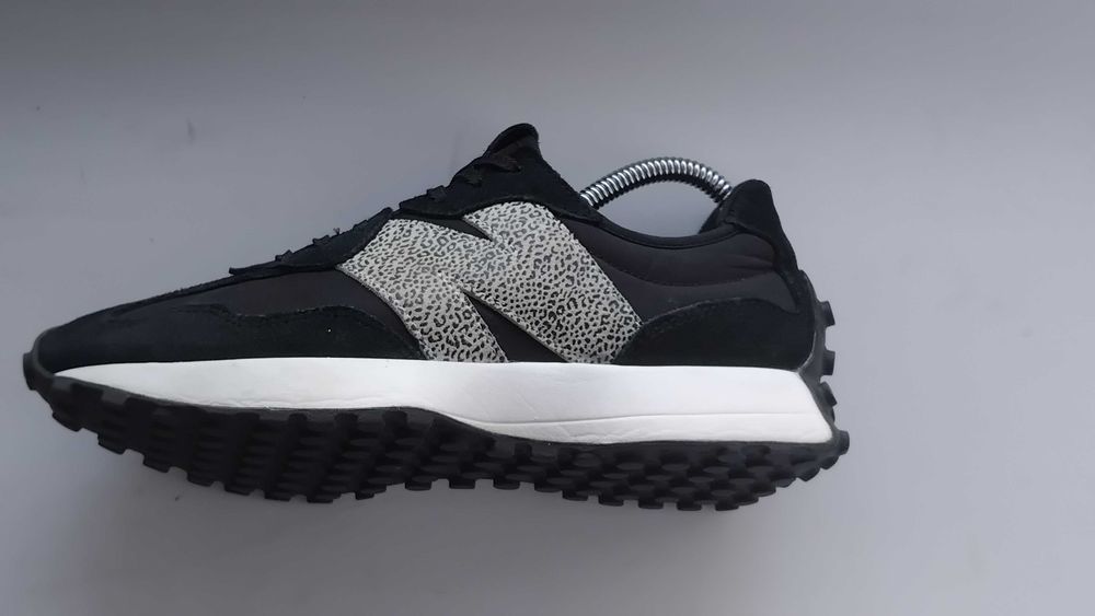 New balance 327  38 р 24,5 см кросівки