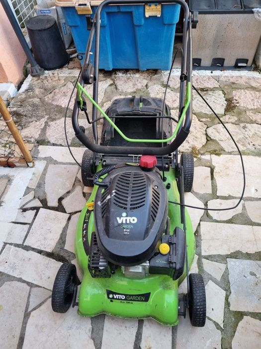Maquina de relva da vito