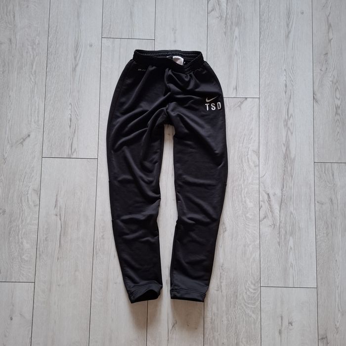 Nike Dry-Fit spodnie dresowe 147-158 na 12-13 lat czarne dresy trening