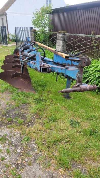 Pług 4 skibowy półzawieszany overum