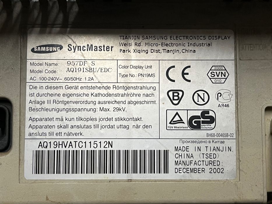 Monitor SyncMaster 957DF a funcionar