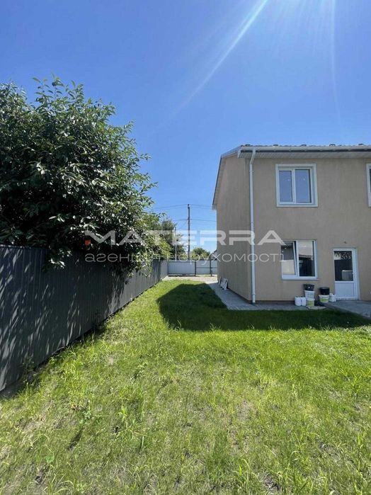 Продаж дуплексу з ремонтом у с. Нове,94м2, центр поряд з школою