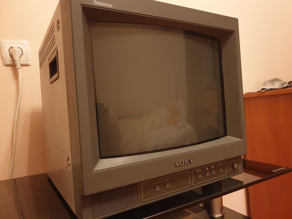 Професійний монітор Sony PVM-14N5E у гарнму стані ретрогеймінг
