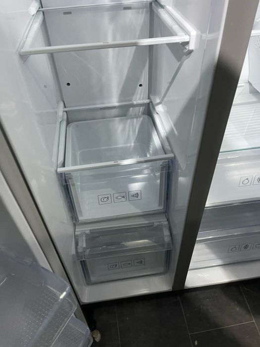 Холодильник Samsung