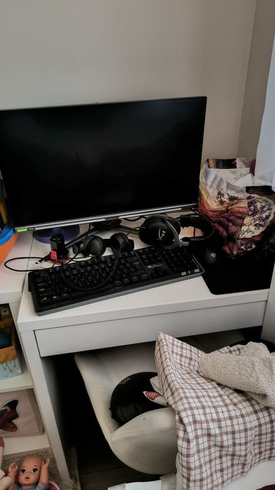 Komputer stacjonarny, praca, gry