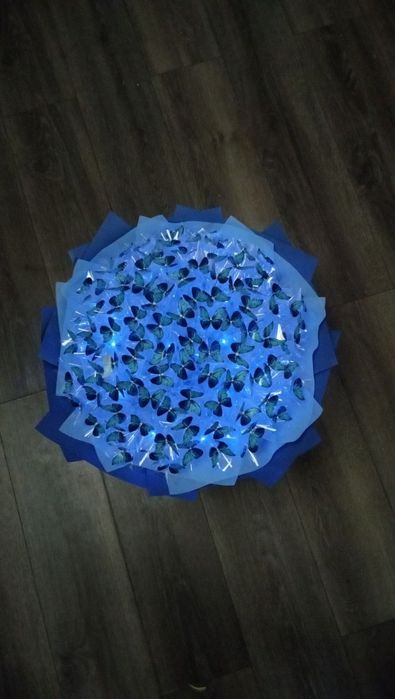 Букети з метеликів