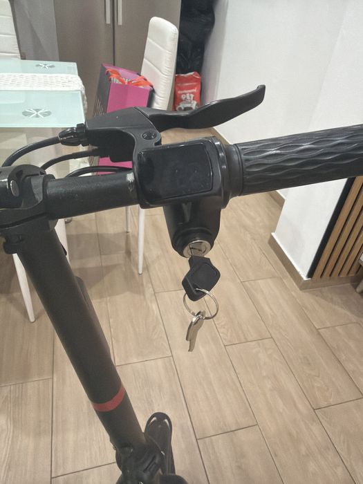 Trotinete com assento,cesto e lanterna