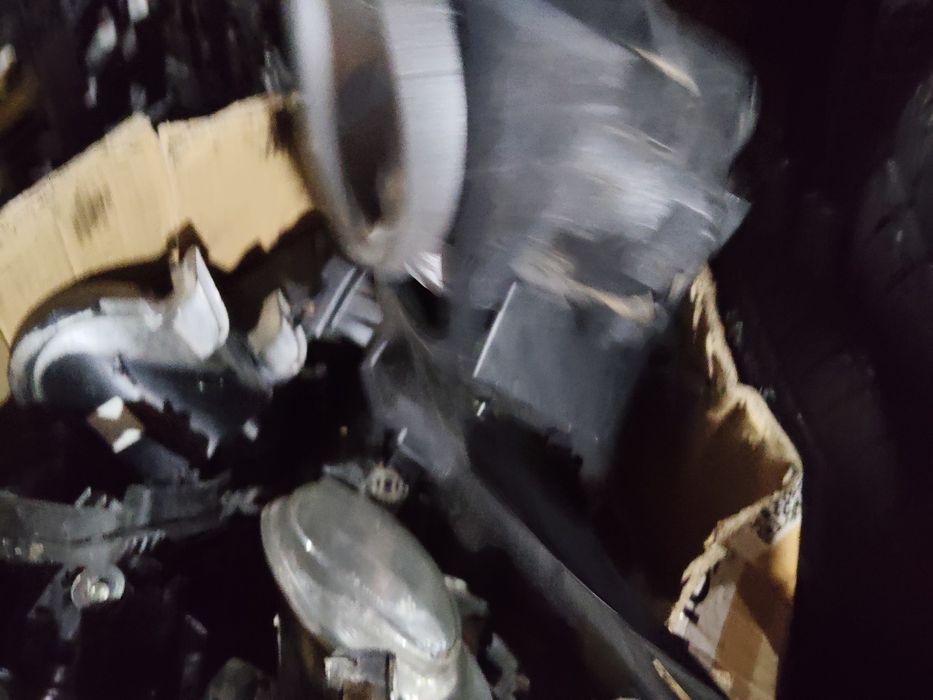 Farol nevoeiro Citroën Berlingo do lado esquerdo do ano 2008