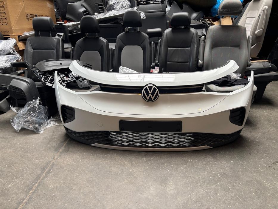 Є різні кольори бампер Volkswagen ID4 оригінал комплектований