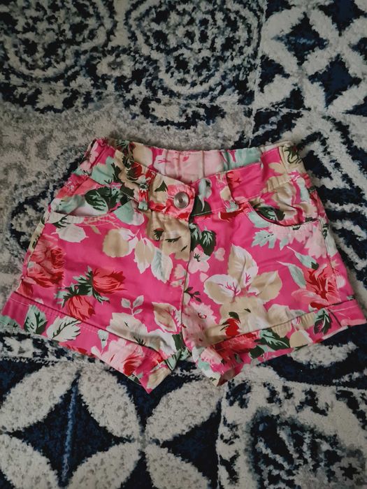 Spodenki dla dziewczynki Rozmiar 104