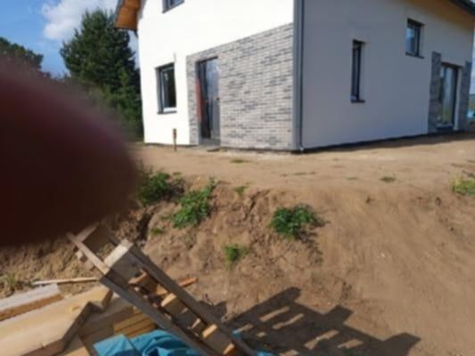 Sprzedam domek stan surowy zamknięty.