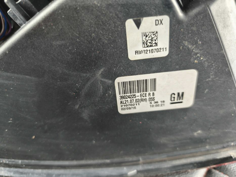 OPEL INSIGNIA LIFT KOMBI Lampa Prawa Tylna Tył Prawy 22860892