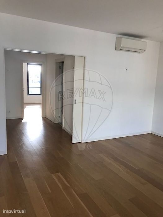 Apartamento T1 para arrendamento
