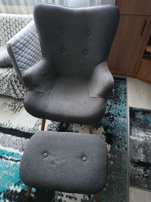 Fotel z podnóżkiem JYSK SKALBORG