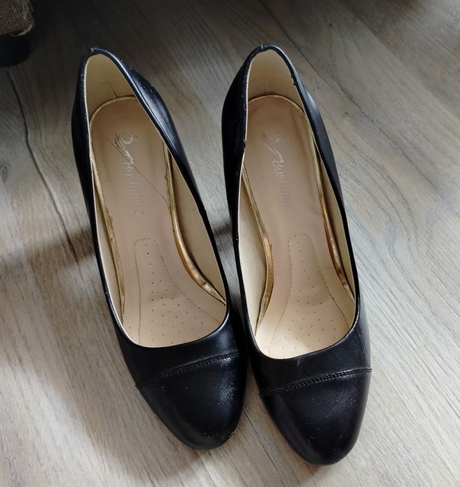 Szpilki czarne rozmiar 39 marki Boshimao na wysokim obcasie skórzane