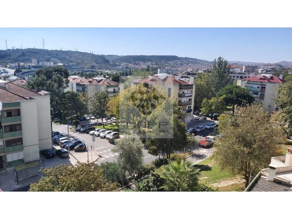 Apartamento para arrendar em Largo António Aleixo - Odivelas
