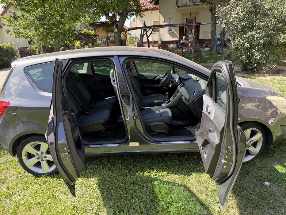 Opel Meriva B 2010r
