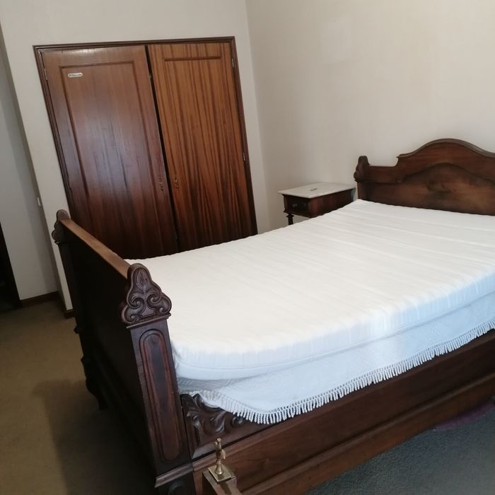 Quarto grande com varanda