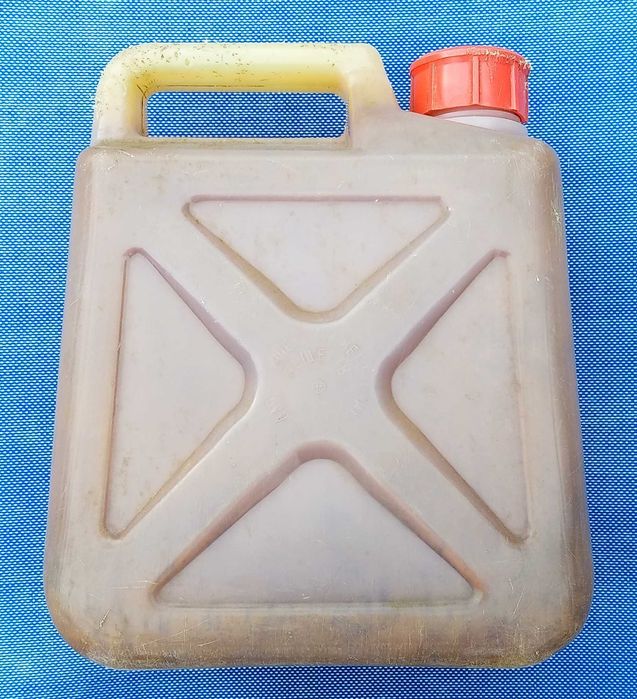 Канистра пластмассовая пятилитровая пищевая СССР